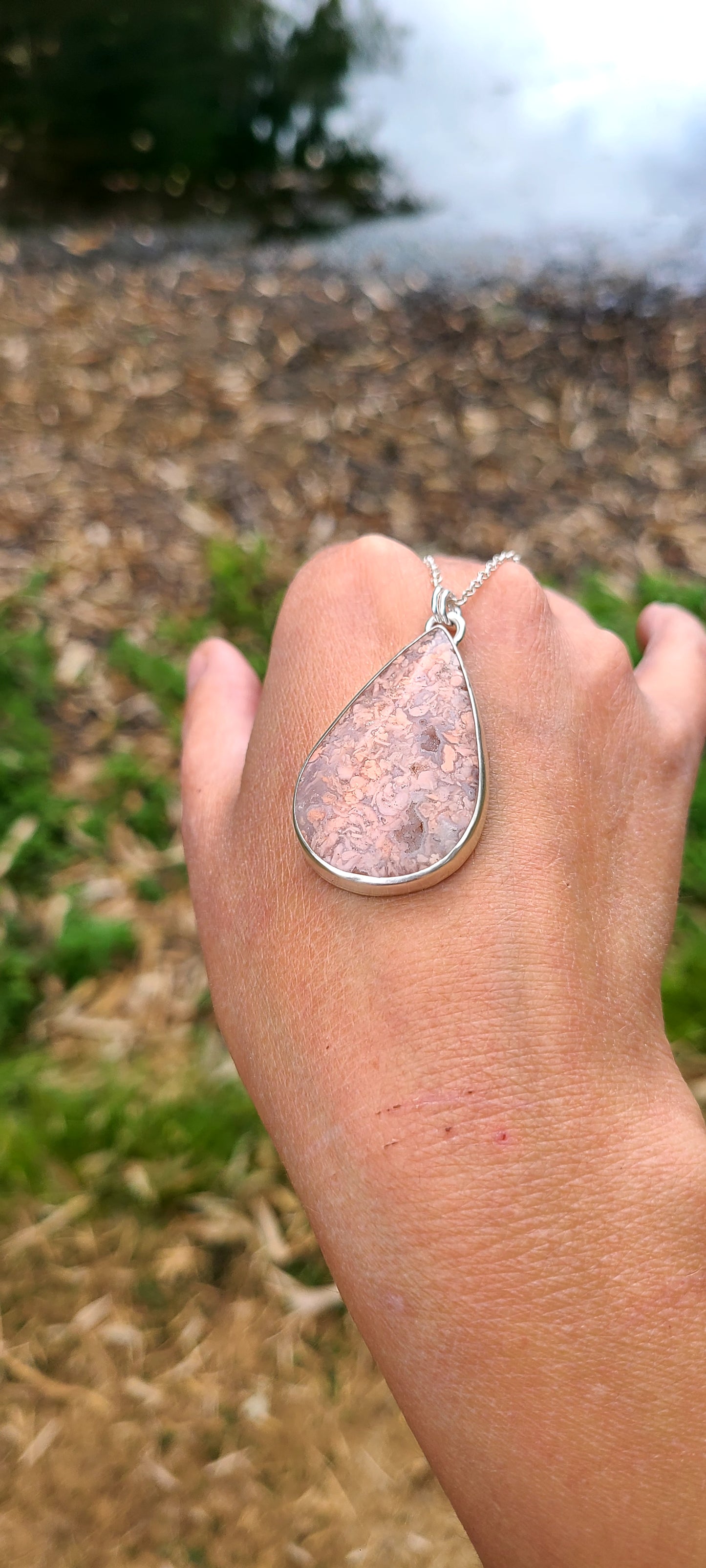 Collier belle de nuit et son Agate
