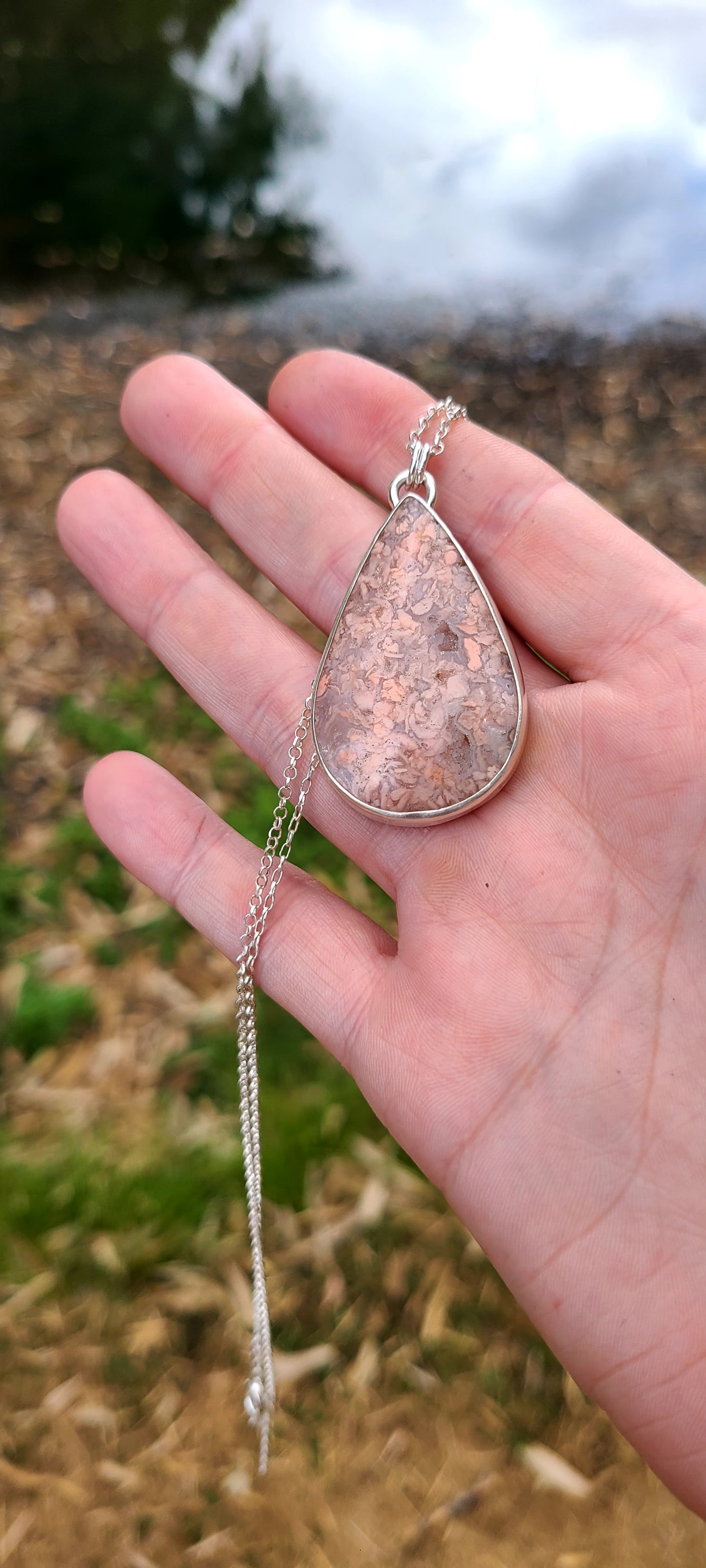 Collier belle de nuit et son Agate