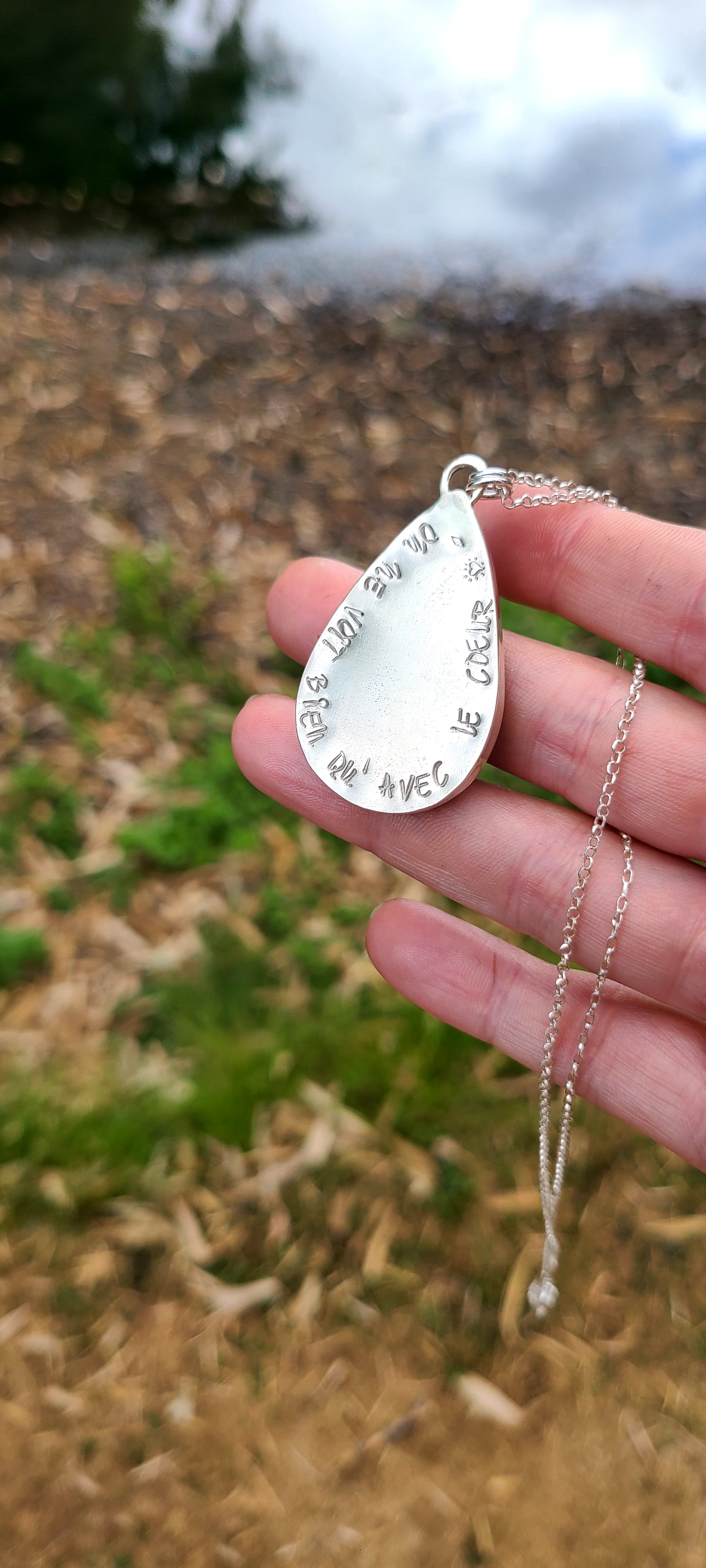 Collier belle de nuit et son Agate