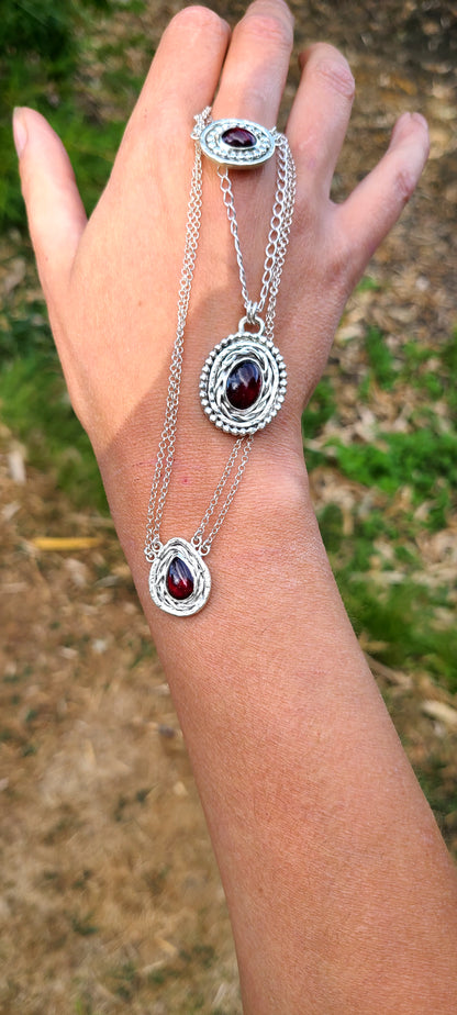 Collier Amaryllis et ses Grenats