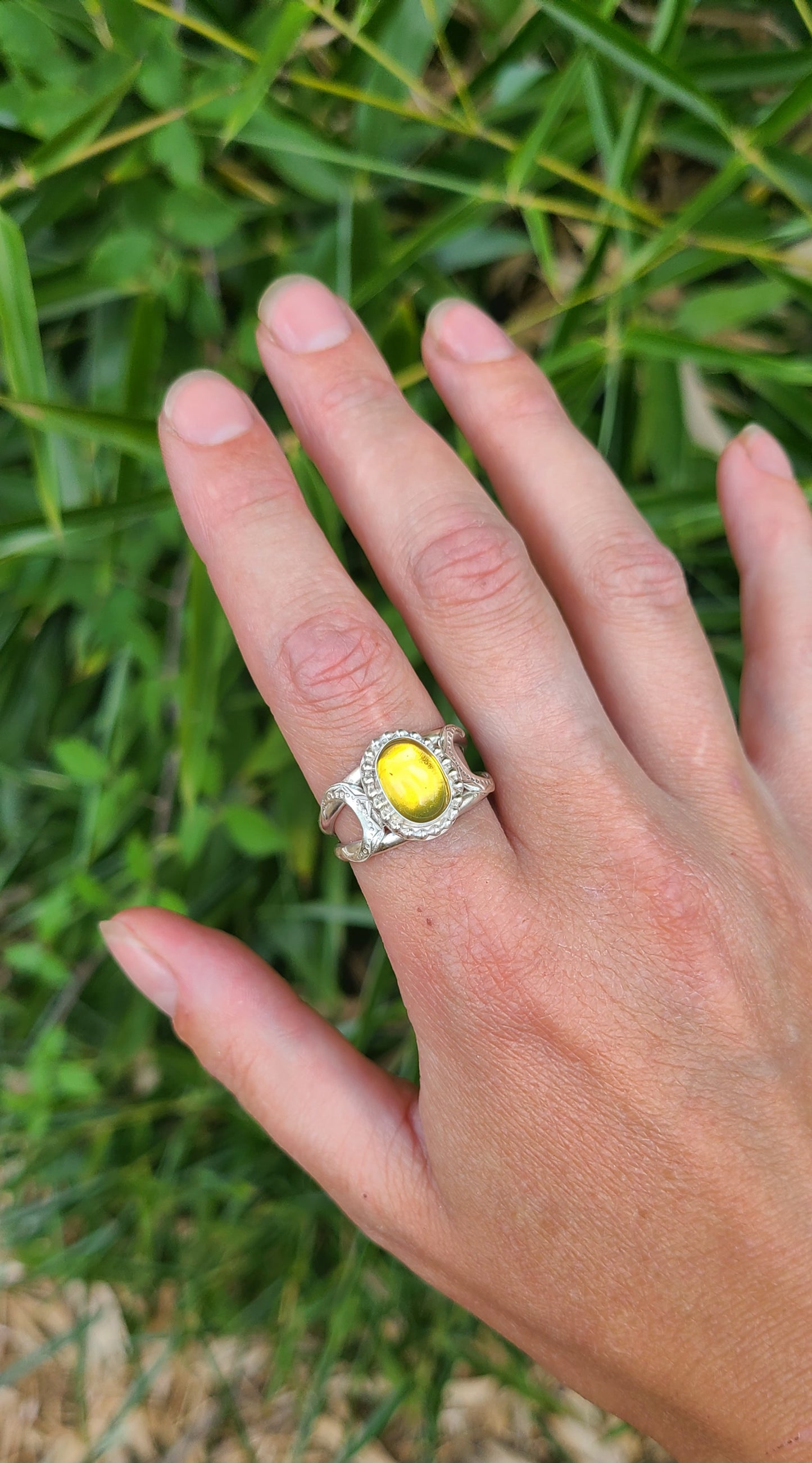 La bague Lily et son Ambre