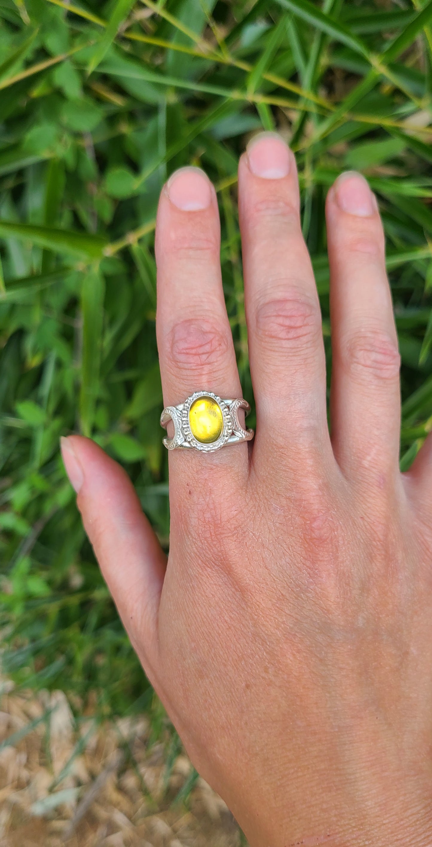La bague Lily et son Ambre