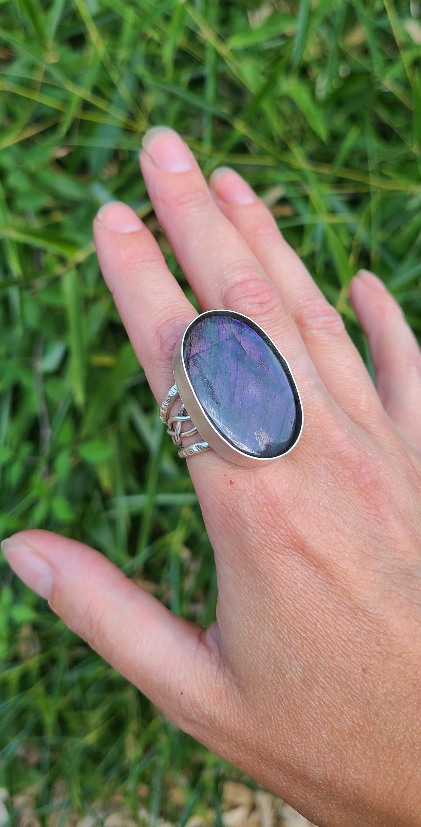 Bague Passiflore et sa labradorite