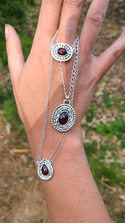 Collier Amaryllis et ses Grenats
