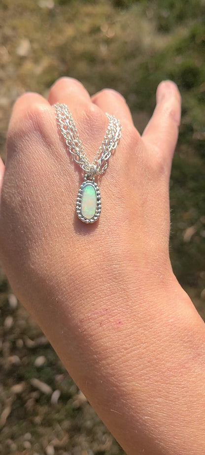 Collier Orchis et son Opale
