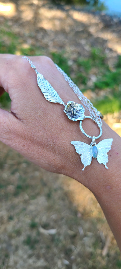 Collier Hibiscus et ses Opales