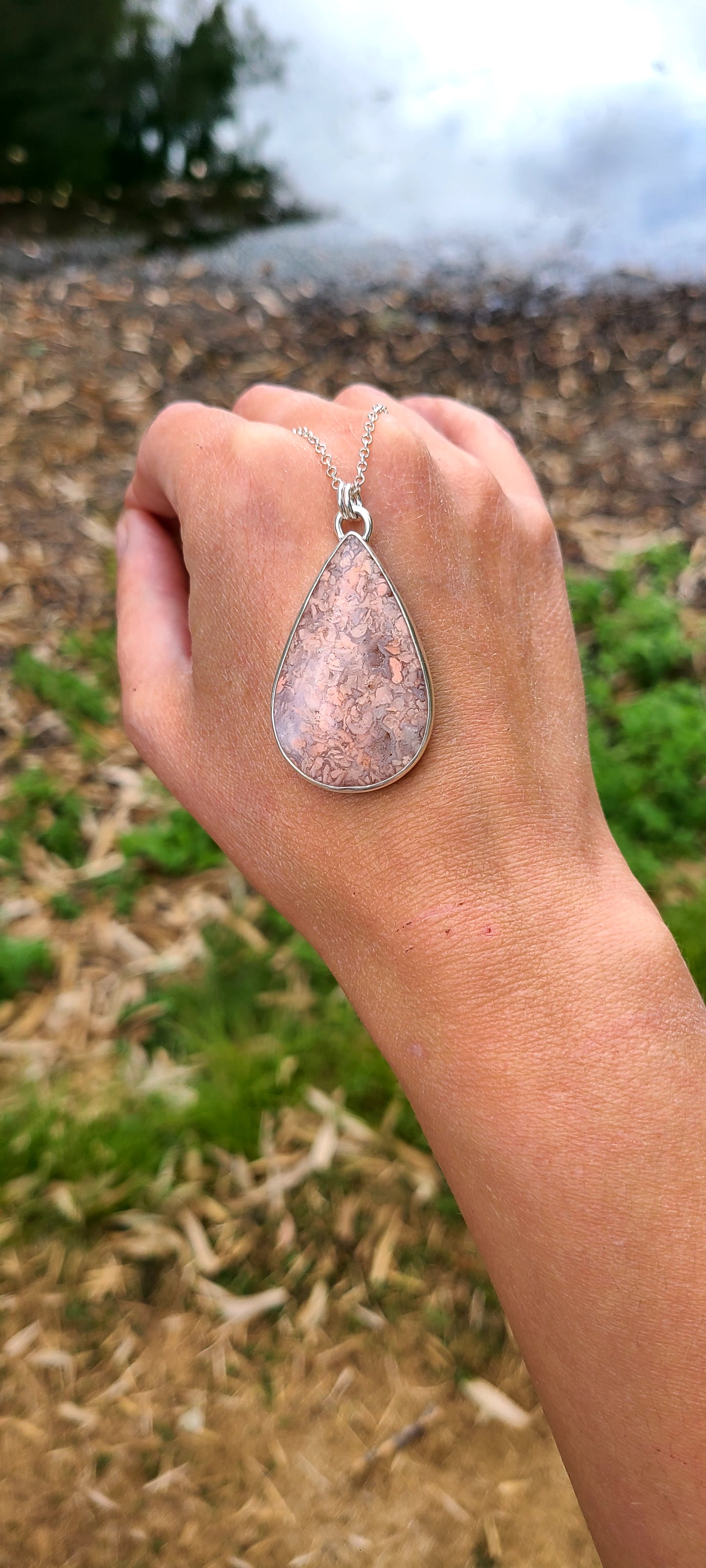 Collier belle de nuit et son Agate