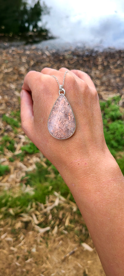 Collier belle de nuit et son Agate